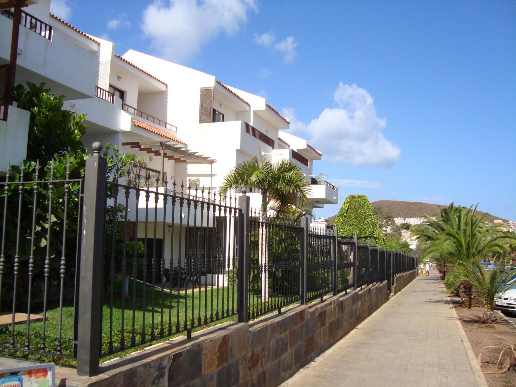 1 Bed Los Cristianos Near The Bus Station Арона Экстерьер фото